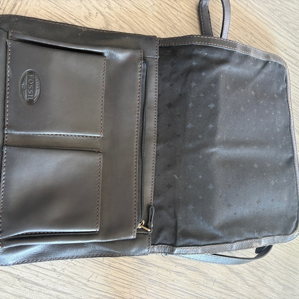 Fossil Vintage Sleek Black Leather Crossbody Bag - Picture 5 of 5